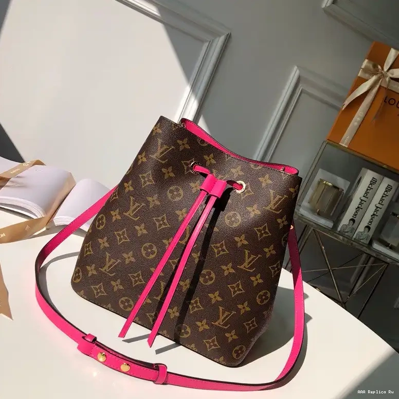 AAA Replica Ru VUITTON NÉONOÉ LOUIS 0626